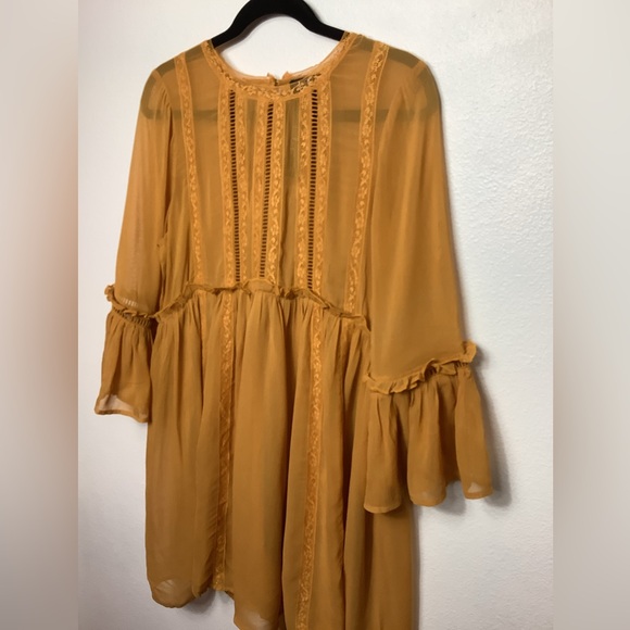 NWT Lulu’s In the Meadows Mustard Yellow Size  Medium Crochet Lace dress / top - Picture 2 of 11